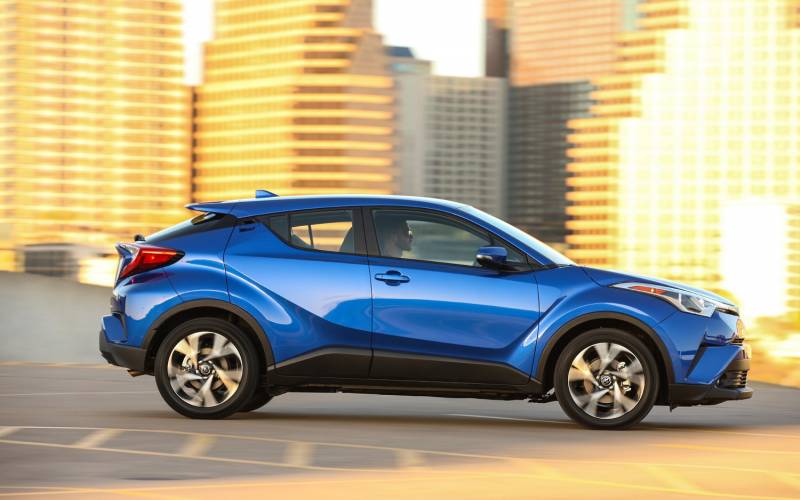 Comparison Toyota CHR 2018 vs Toyota Yaris Cross Hybrid 2021 Comparison Toyota CHR 2018 vs Toyota Yaris Cross Hybrid 2021